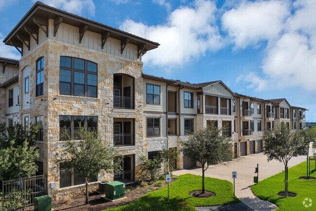 Building Photo - ELEVATE Spring Crossing Rental