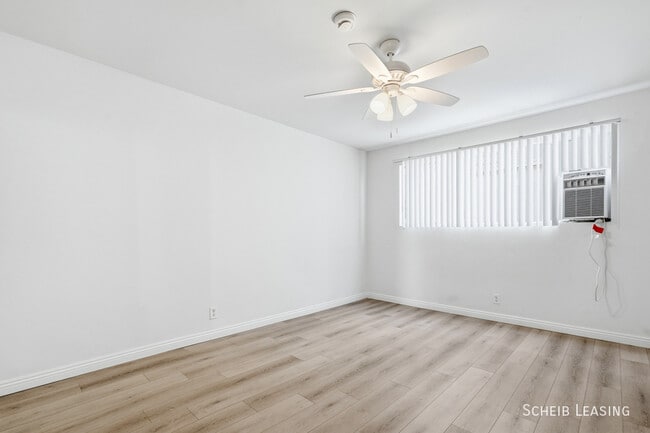 Photo - 426 Rexford Dr Unit 4
