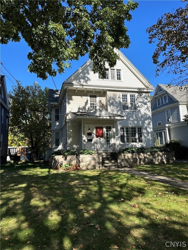 1801 James St