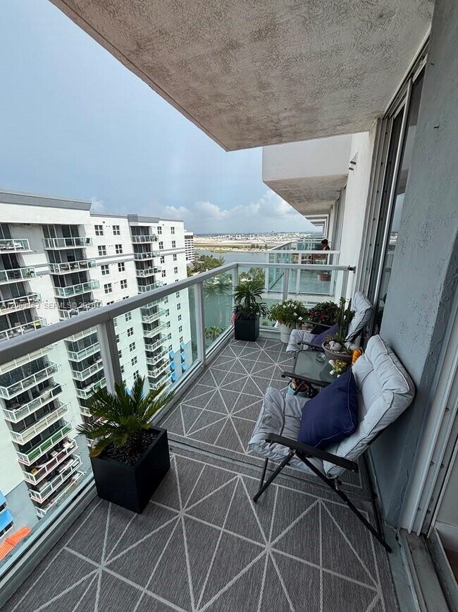 5077 NW 7th St Unit TS16 (1716)