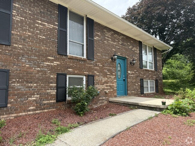 Building Photo - 423 Kendall Rd Rental