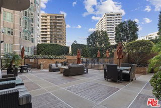 Photo - 10560 Wilshire Blvd