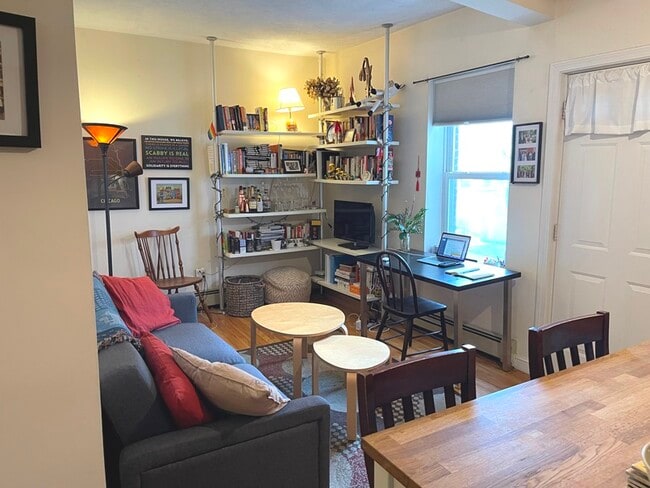 Building Photo - 110 Berkshire St Unit 3C Rental