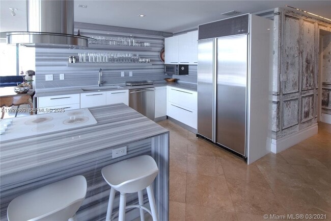 Photo - 601 NE 36th St Unidad 3101