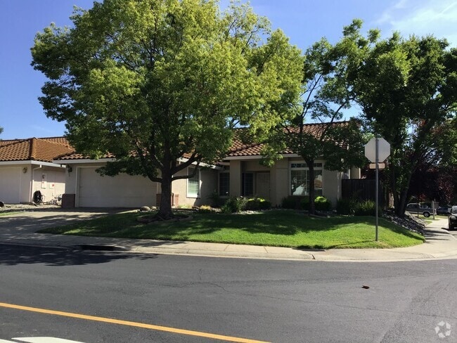 Building Photo - Rocklin four bedroom Rental