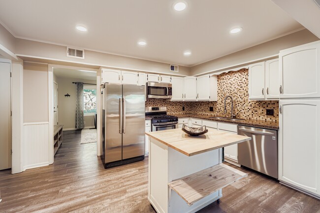 Photo - 7244 Knox Ave S