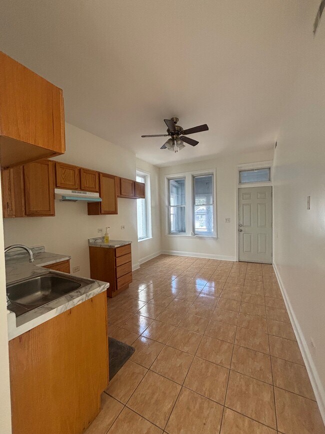 Kitchen - 2608 W Cortez St Unit 2nd floor