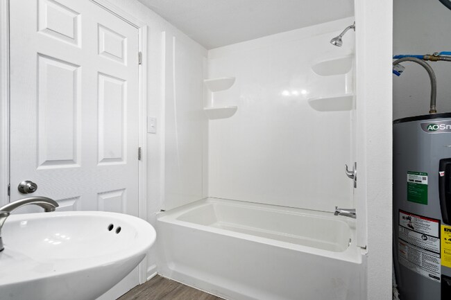 Photo - 102 S West St Unit 1