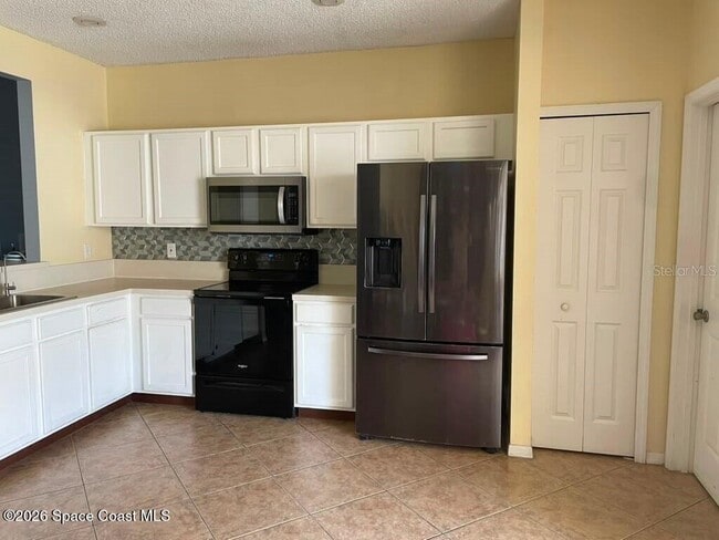 Photo - 290 Marion Pl