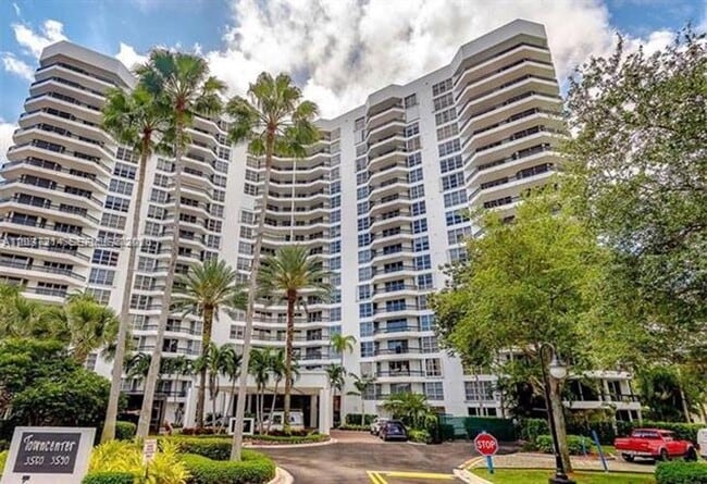 Photo - 3500 Mystic Pointe Dr