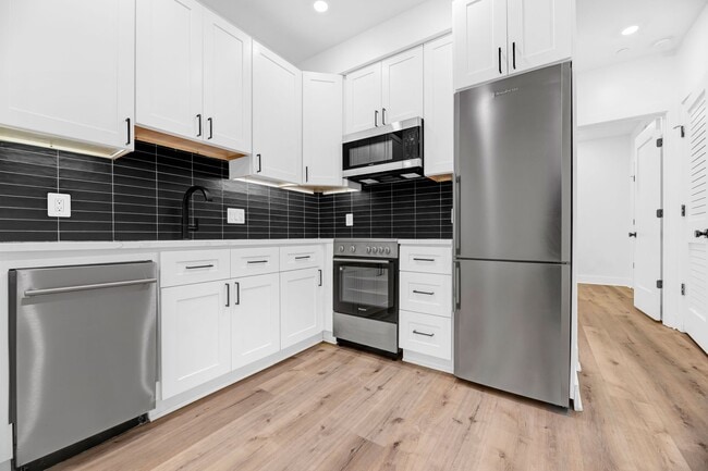 Photo - 1504 N Capitol St NW #002 Unidad 002