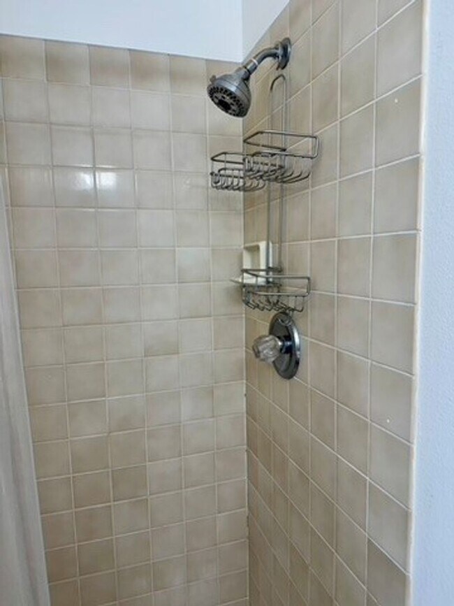 Photo - Large Two bedroom, Two Bath Furnished, all Inclusive mid term rental.