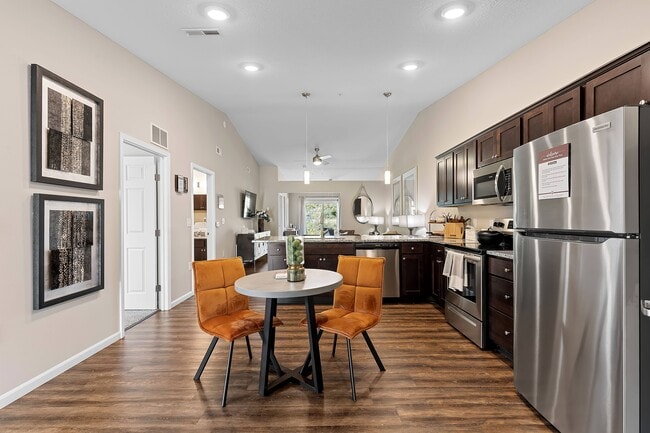 Photo - Redwood Grand Blanc