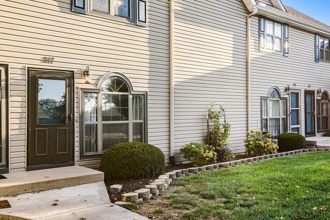 Photo - Beautiful Townhouse in Smithville!! 2BR/1.5BA  Move In Ready