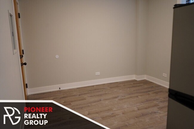 Photo - 505 W Belmont Ave Unit 6F