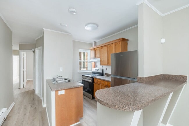 Building Photo - 3400 Reach St Unit 1st Floor - A