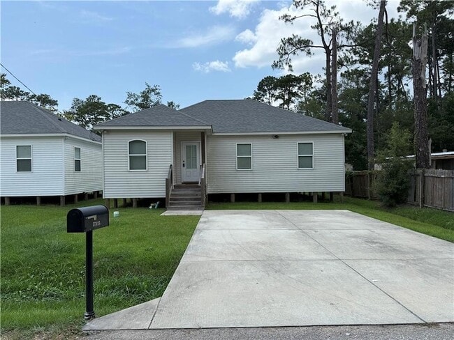 Building Photo - 57415 Oak Ave Rental