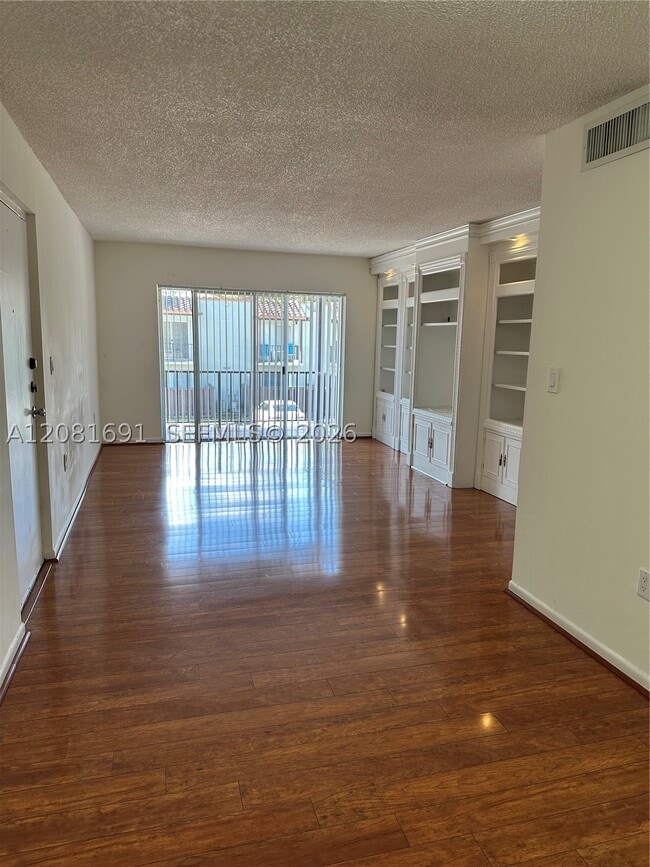 Photo - 10818 N Kendall Dr Unit R28