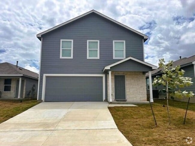 Building Photo - 4 Bedroom 2.5 bath home ready for move-in