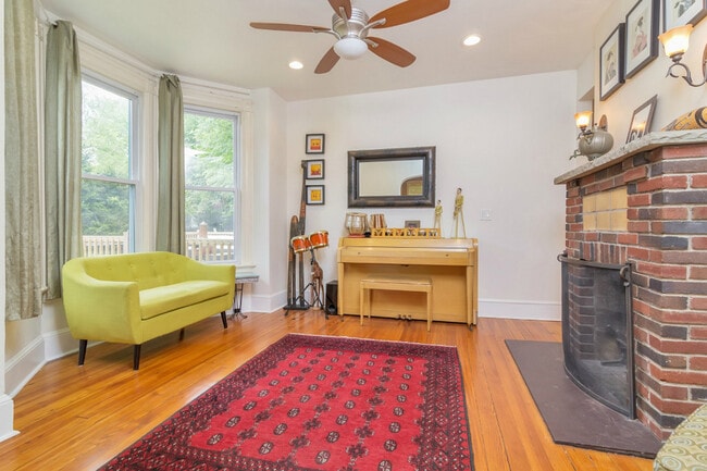 Photo - 48 Stelfox St