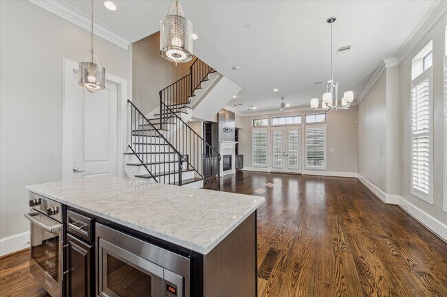 Photo - 4001 Lanark Ln