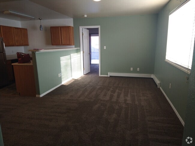 Building Photo - 395 Sunnyside Ct Unit E Rental