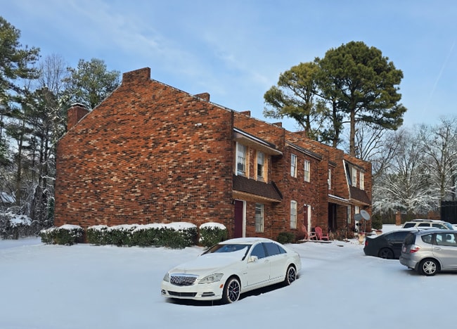Building Photo - 2295 Candlewyck Cir Unit 2254-5