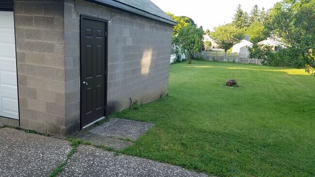 Garage door - 2717 Post Ave