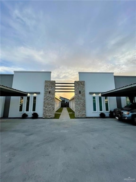 Building Photo - 404 Rafael Dr Unit 4