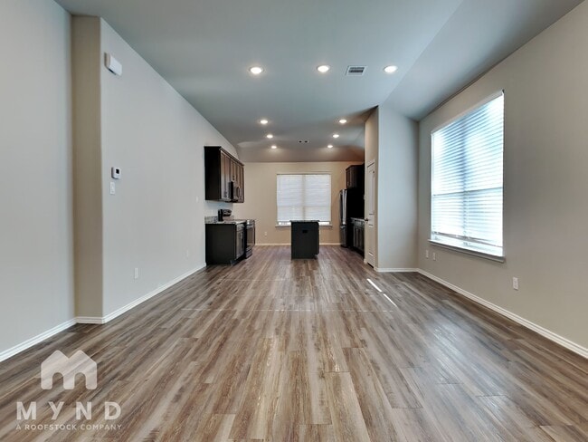 Photo - 1021 Columbia River Rd