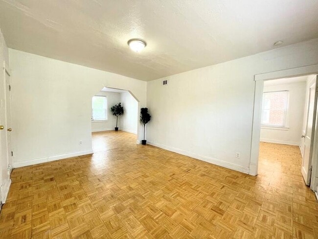 Building Photo - 7202 Lyndover Pl Unit 2W