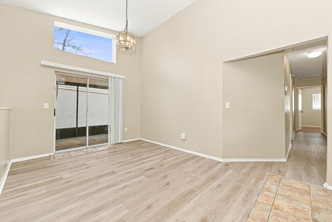 13414 Laraway Dr