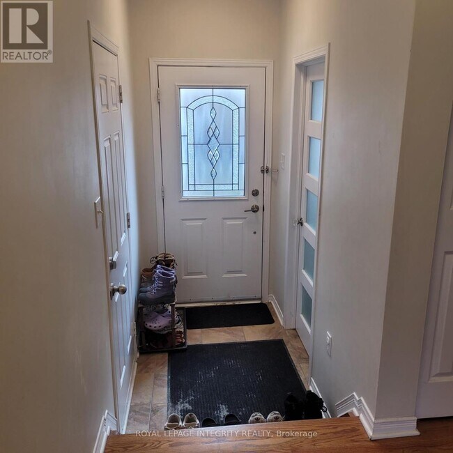 Photo - 238 Claridge Dr
