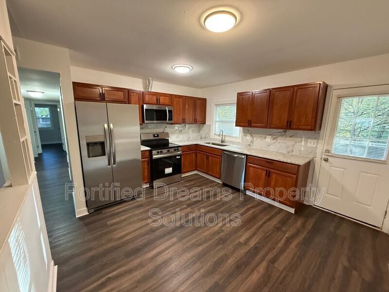Photo - 5409 Amberhill Dr