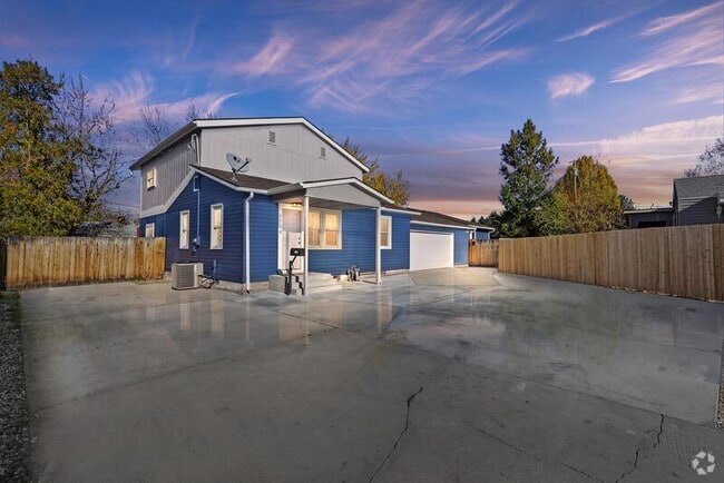 Building Photo - 3718 Custer Dr Rental