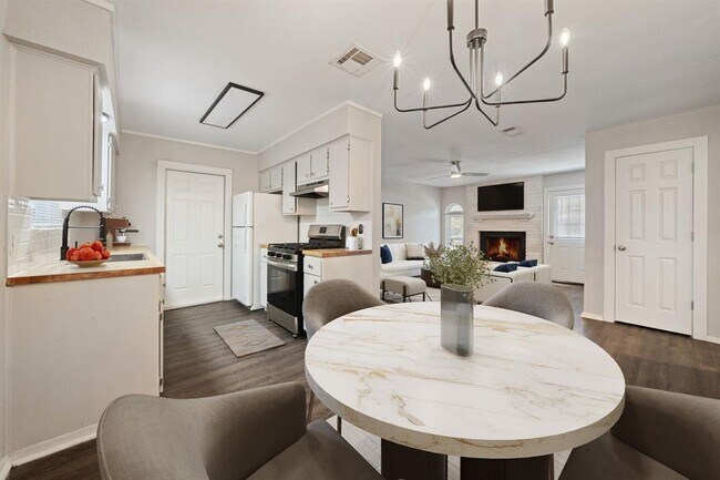 Photo - 1810 Mearns Meadow Blvd