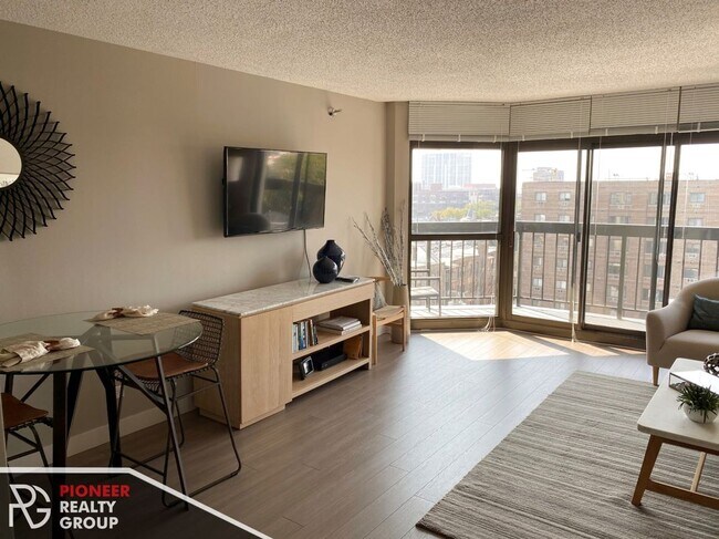 Photo - 2555 N Clark St Unidad 805