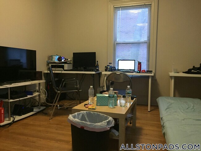 Photo - 19 Greylock Rd Unit left