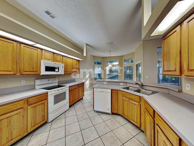 Photo - 357 Maplewood Dr