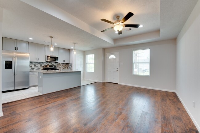 Building Photo - 5405 Groveton St Rental