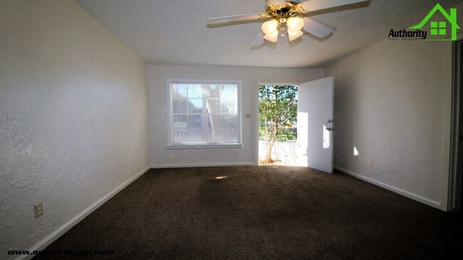 1137 Magnolia Ave
