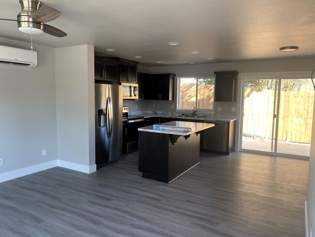 Photo - 242 NE College Dr