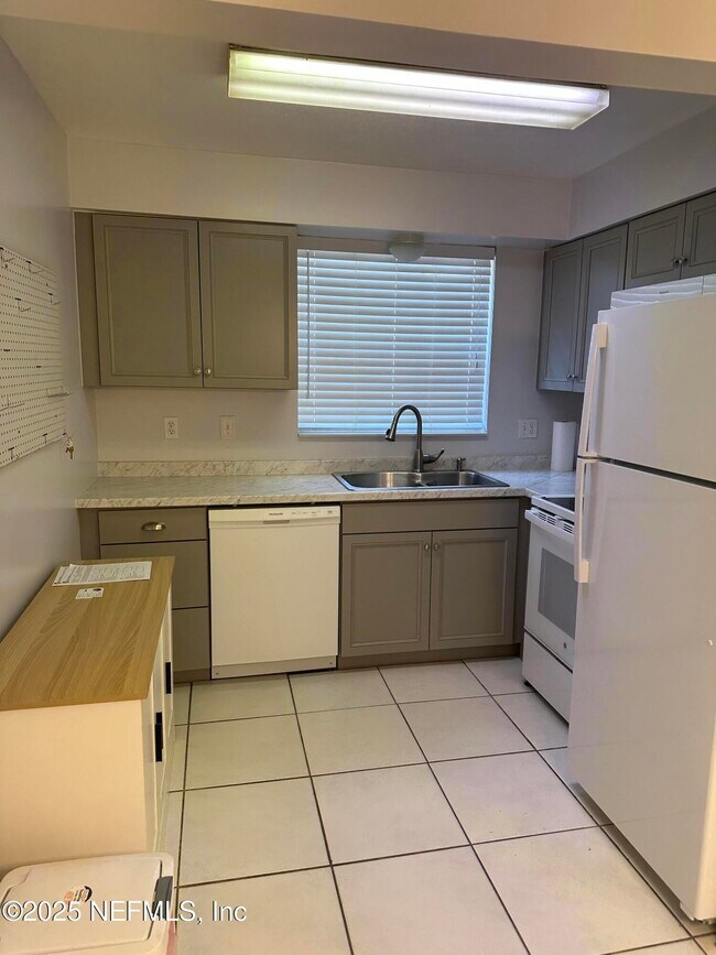 Photo - 5201 Atlantic Blvd Unidad 127