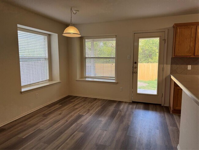 Photo - 501 Grey Feather Ct