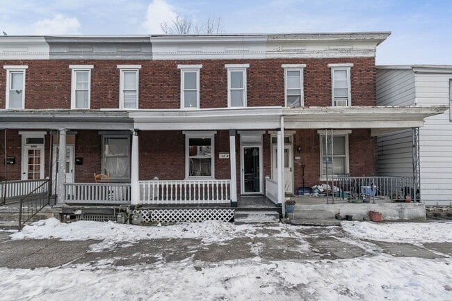 Building Photo - 3 Bedroom 1 Bathroom home in Harrisburg, PA
