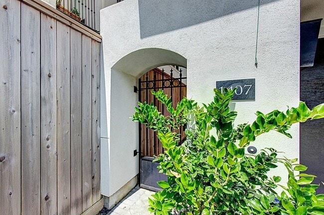 Photo - 1407 Knox St