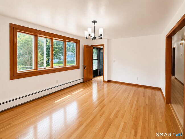 Photo - 98 Hartley Dr