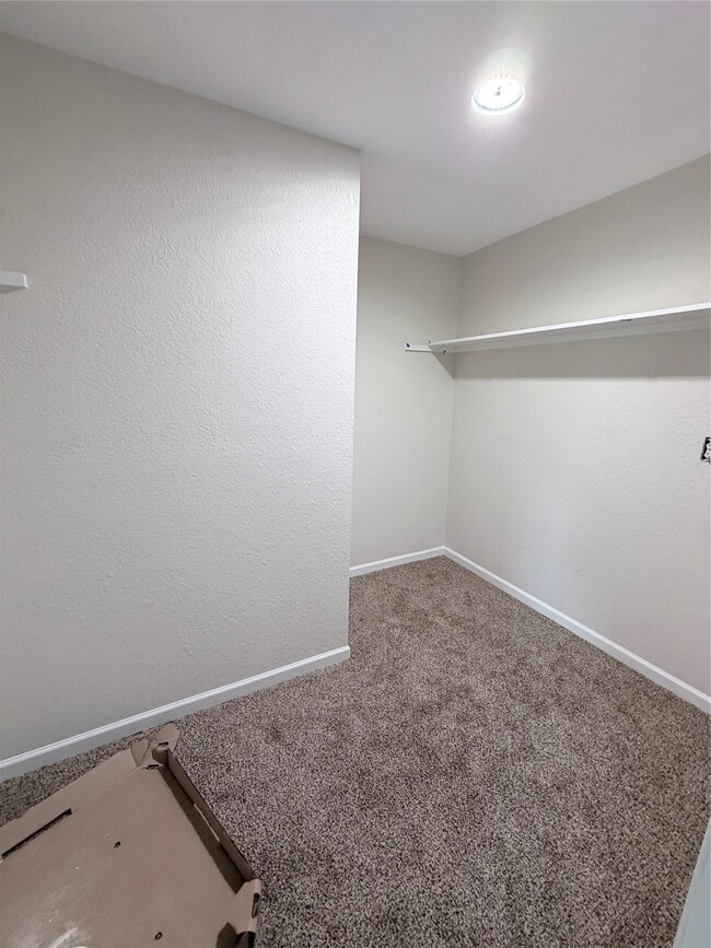 Photo - 2915 Creston Dr