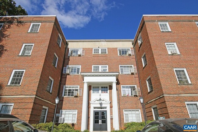 Building Photo - 32 University Cir Unit 1