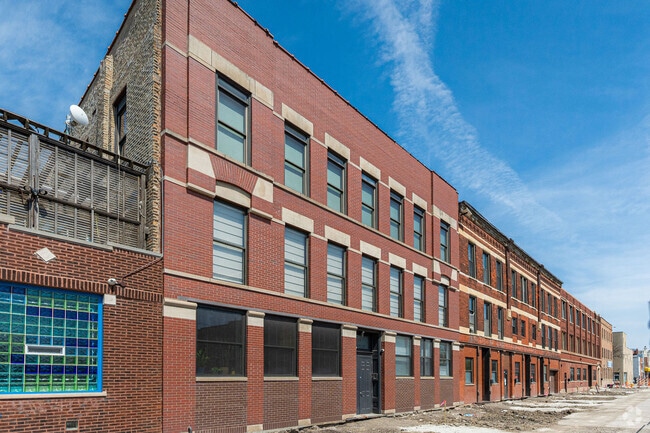 Building Photo - 2120 W Grand Ave Unit D Rental